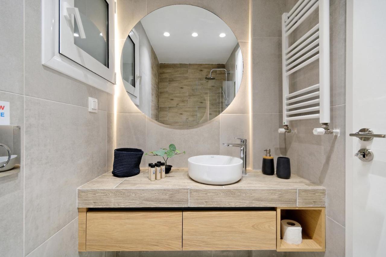 Elegant Big Apartment In Athens Center With Balcony Εξωτερικό φωτογραφία